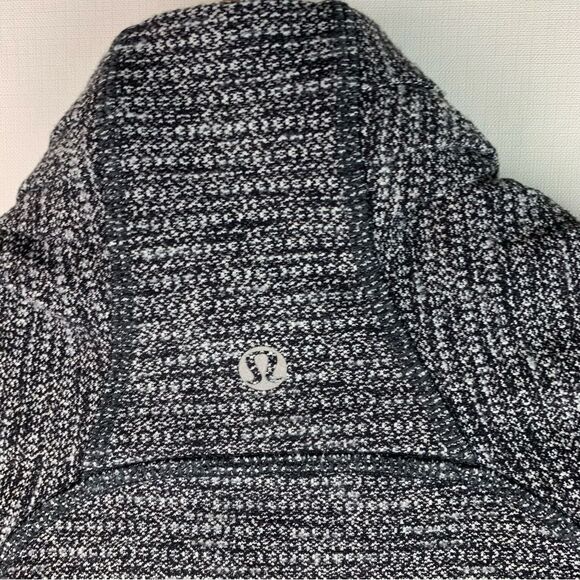 Lululemon women’s black and gray Bhakti Yoga Jacket long sleeves full zip Sz 6 - Picture 9 of 10